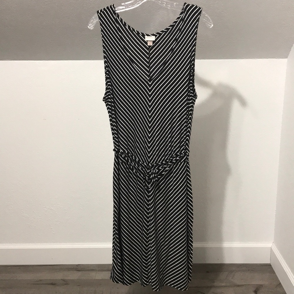 Merona• Black and White strip Dress Sz. XL